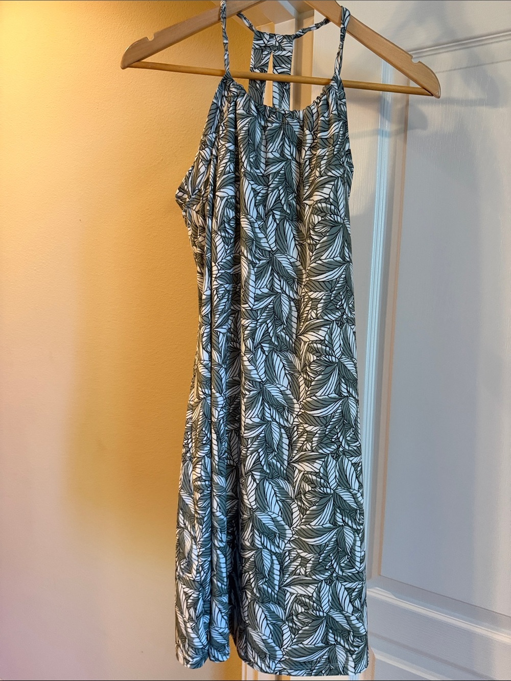 Eddie Bauer Olive and Cream Leaf-Print summer Dress